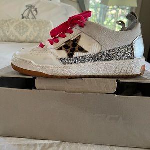 Golden Goose Yeah Sneakers